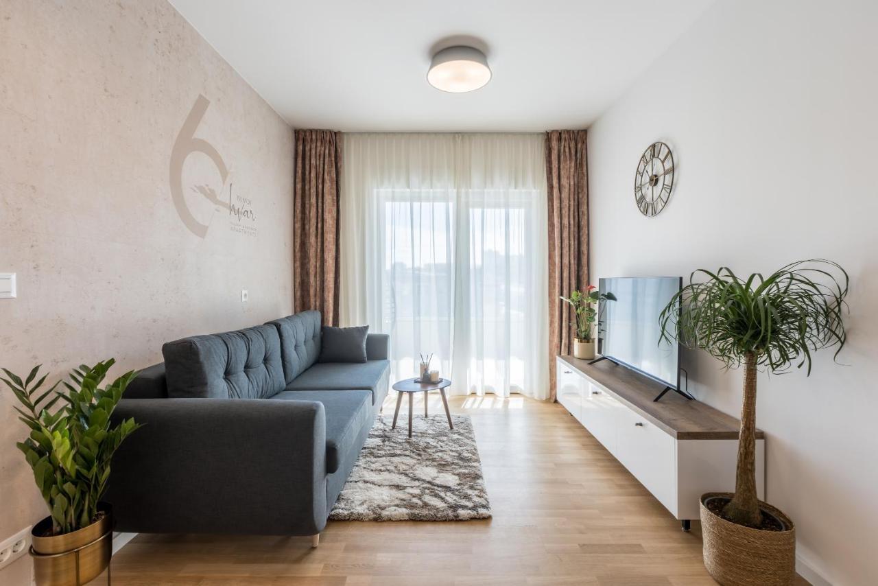 Apartment 6 Islands - & Business - Free Garage Parking *