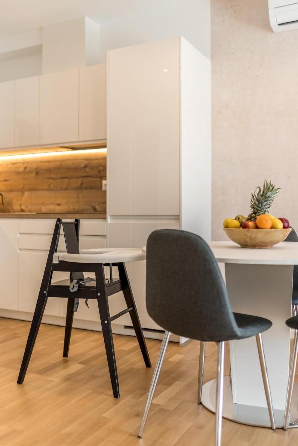 6 Islands - & Business - Free Garage Parking Apartment Split