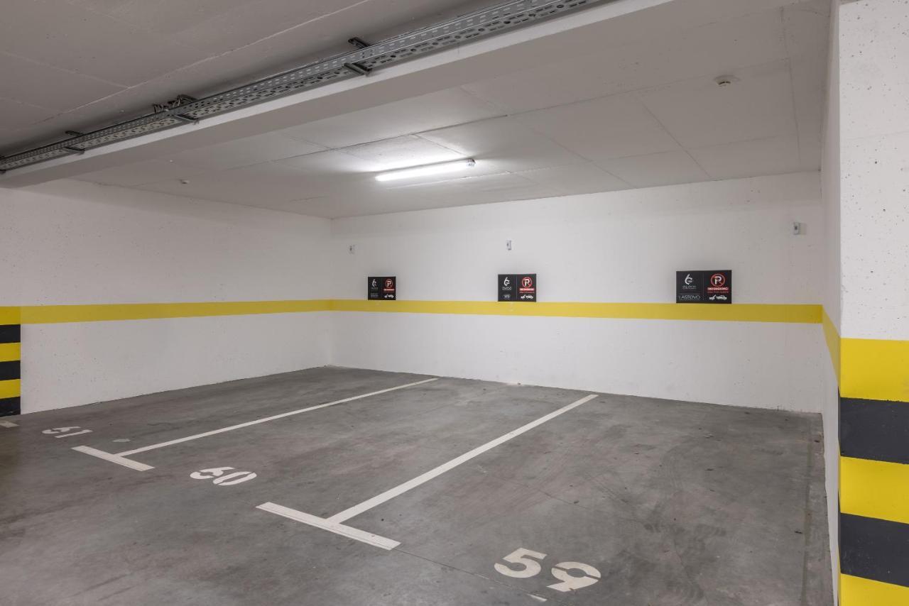 6 Islands - & Business - Free Garage Parking Apartment *