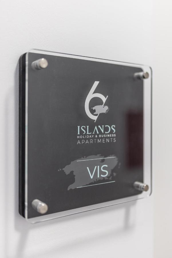 6 Islands - & Business - Free Garage Parking Split