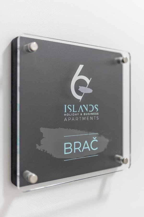 6 Islands - & Business - Free Garage Parking Split